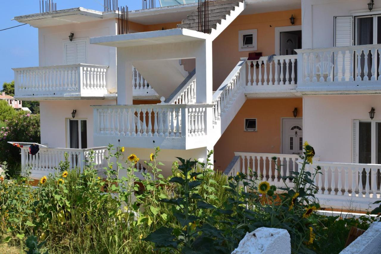 Red Sun Apartments Amoudi Eksteriør bilde